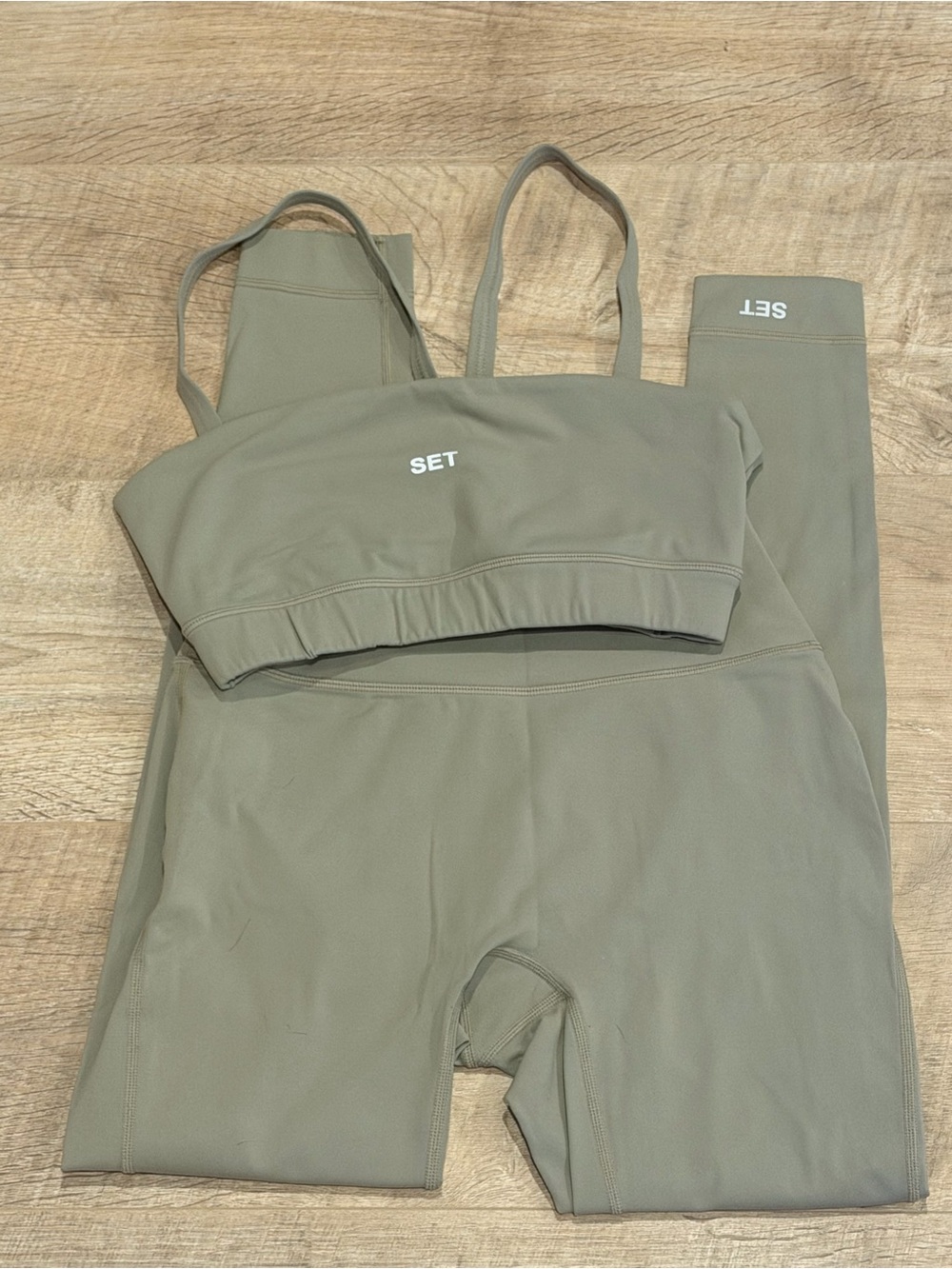 SET Active SportBody Sports Bra & Leggings Set